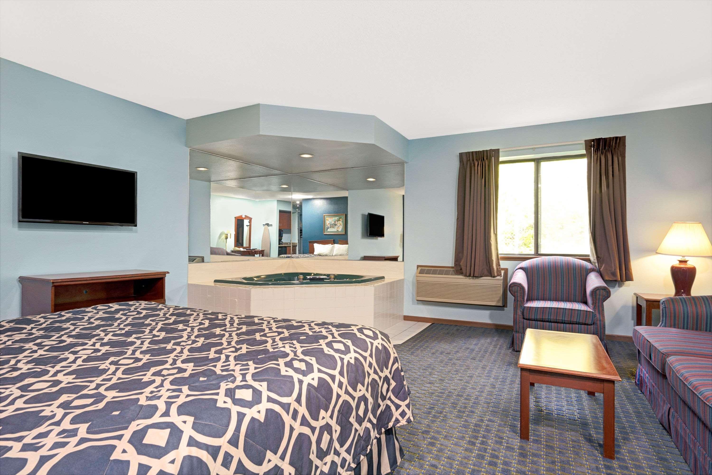 Hotel Super 8 By Wyndham Hudson Exteriér fotografie