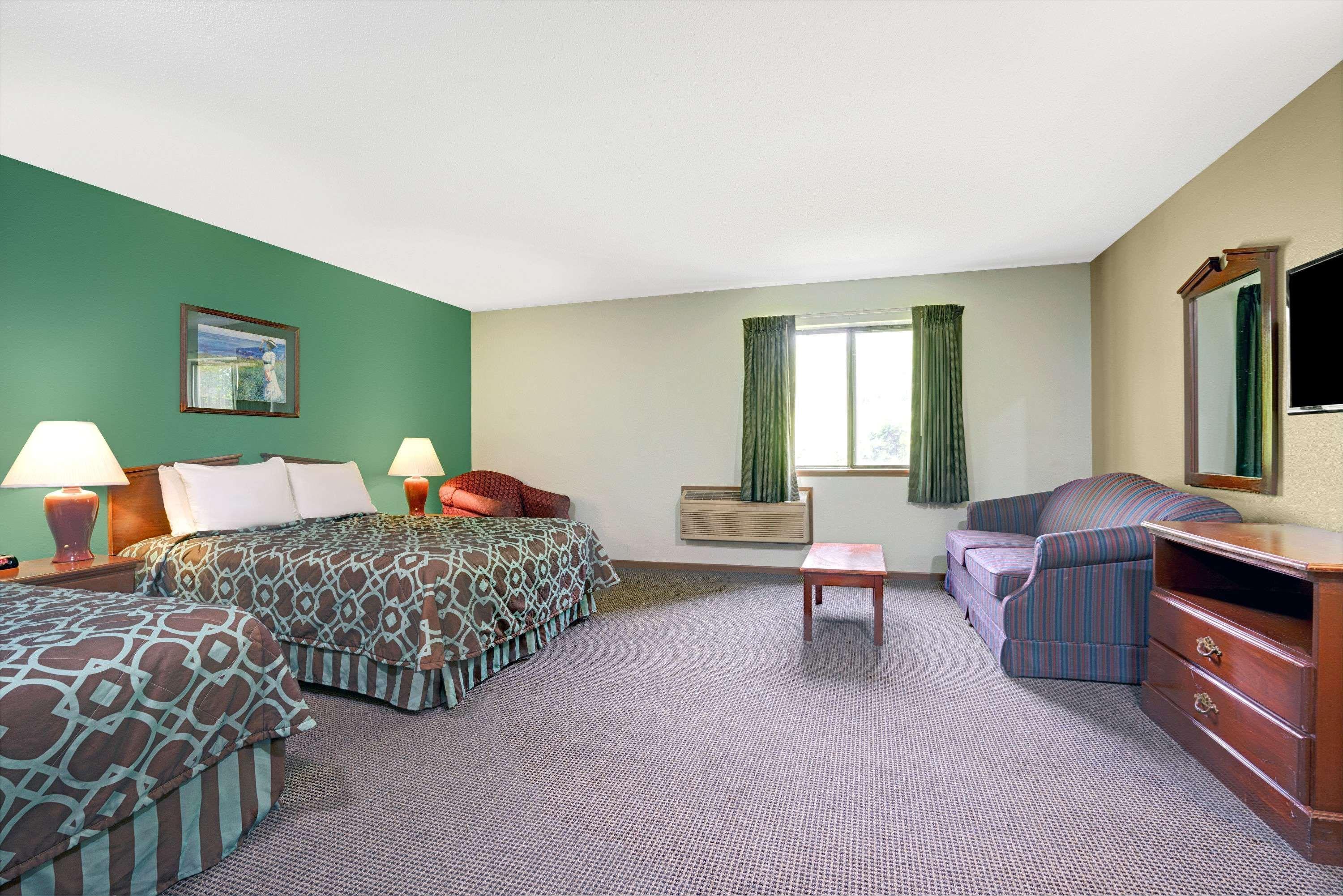 Hotel Super 8 By Wyndham Hudson Exteriér fotografie