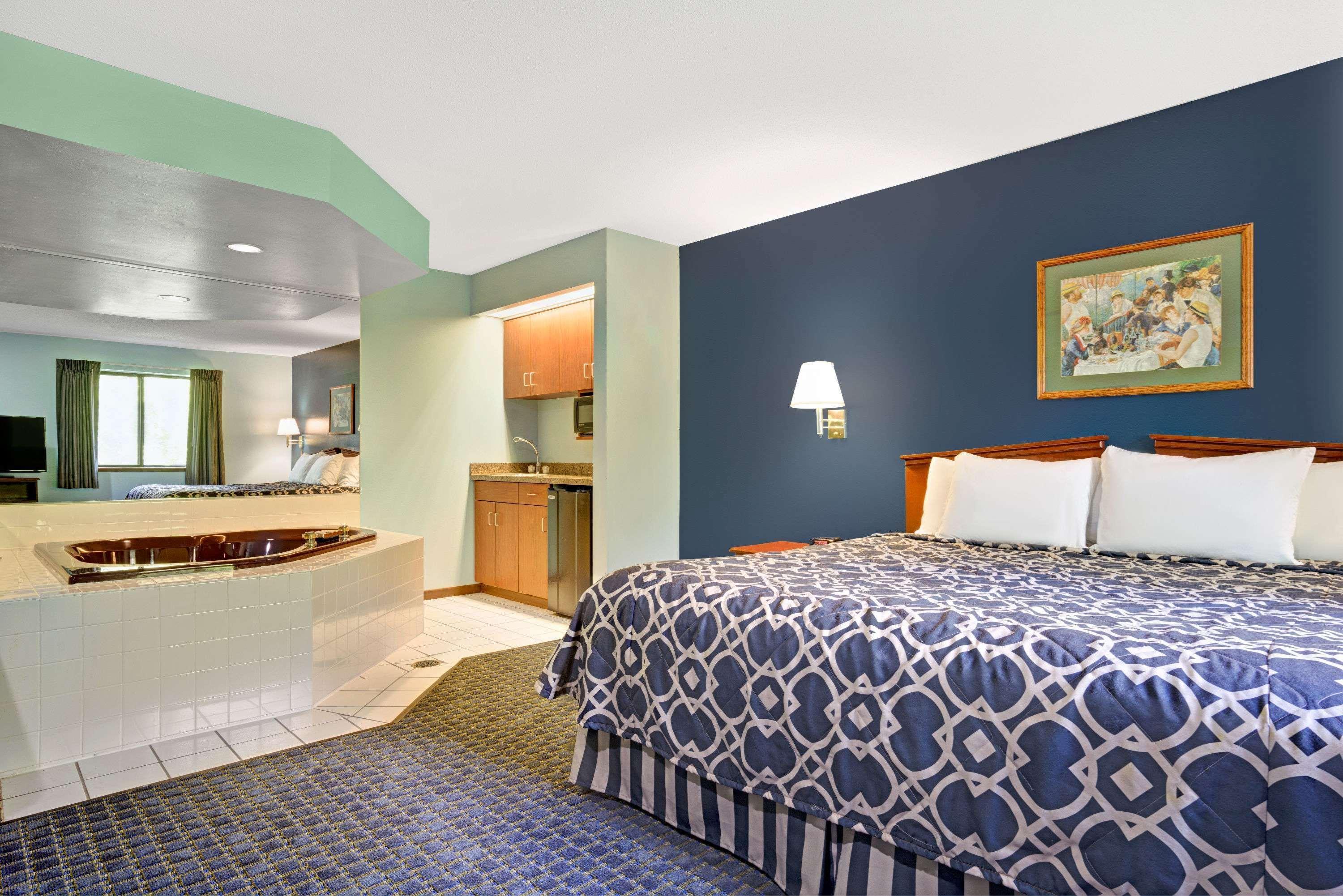 Hotel Super 8 By Wyndham Hudson Exteriér fotografie
